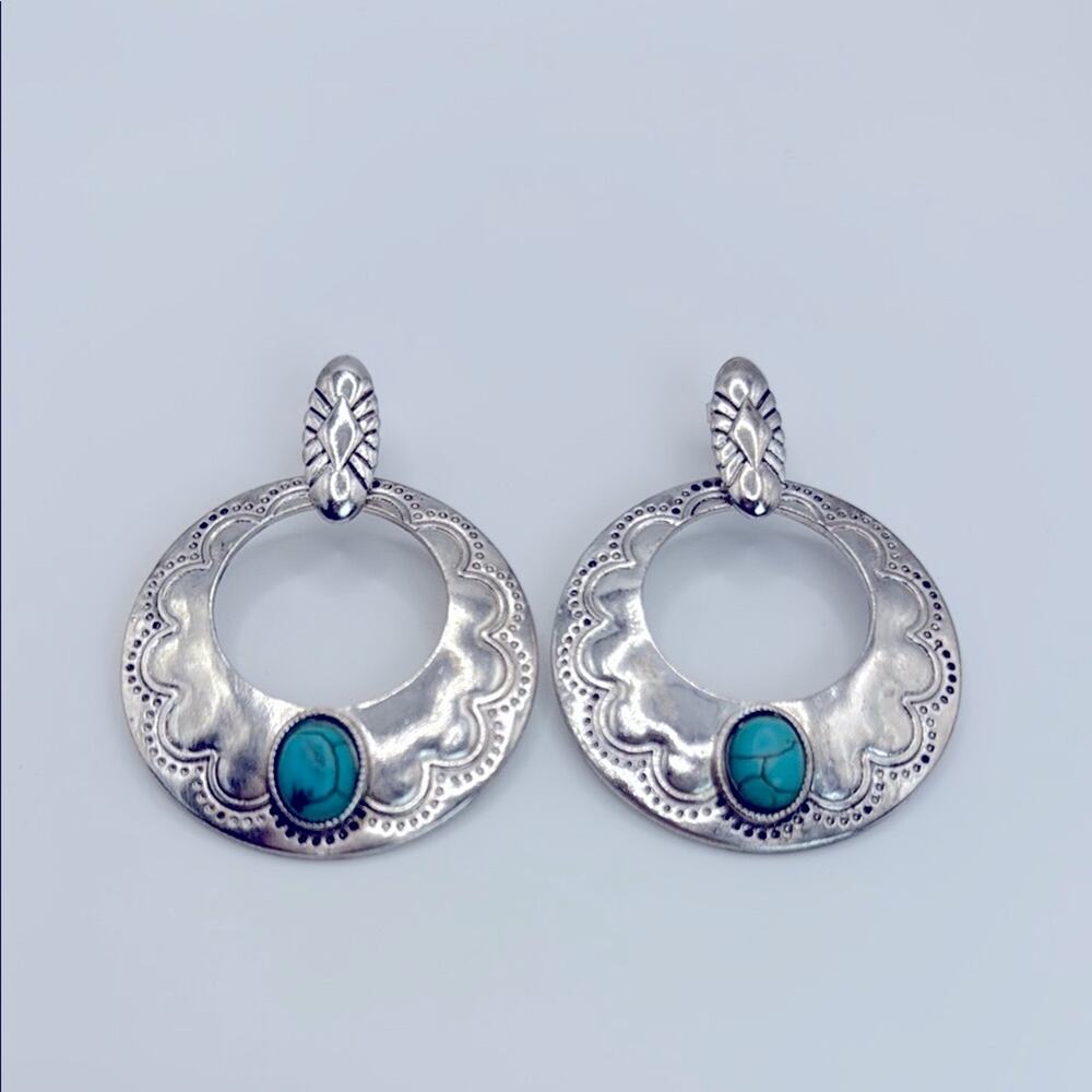 NWT! Free People Silver and Blue Hoop Earrings with Southwestern Design - Picture 6 of 9